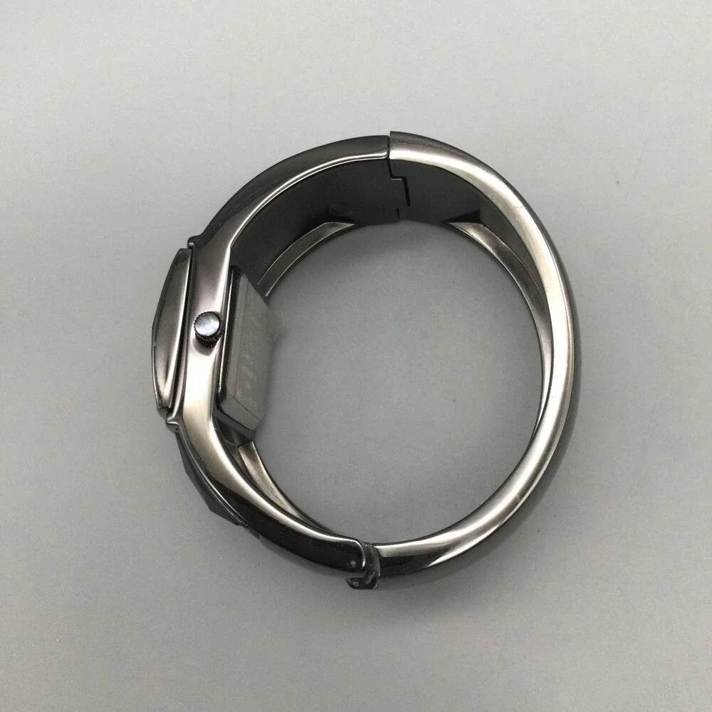 Valletta Womens Watch 31mm Silver Tone Faceted Bangle Bracelet New Battery 6.75